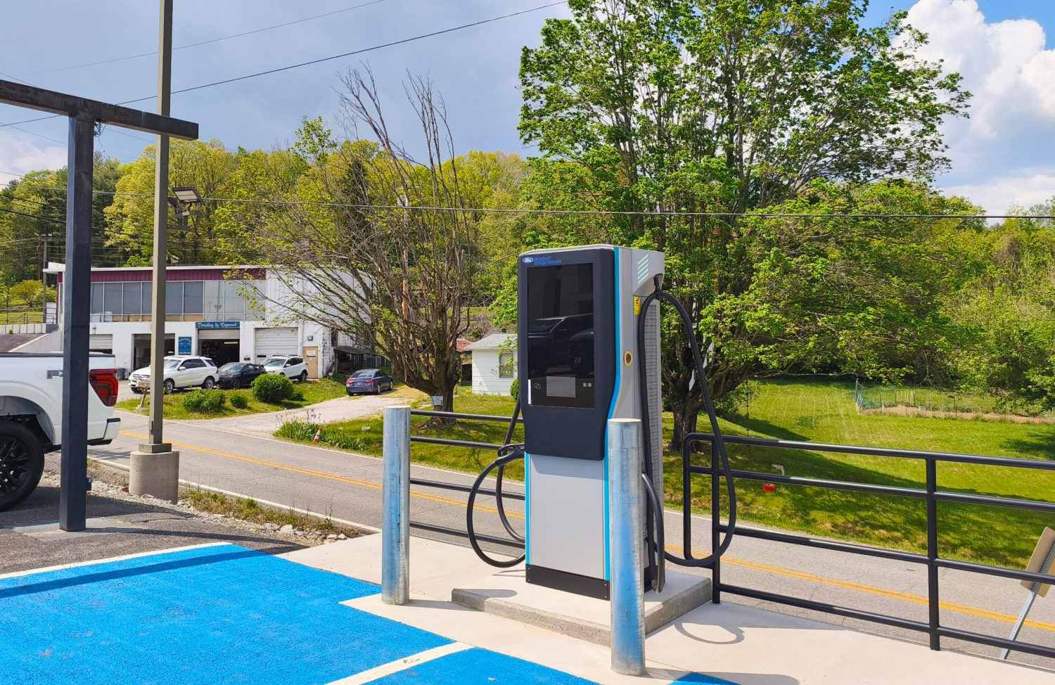 240 kW Injet Ampax Charger at a Ford Dealership in Virginia